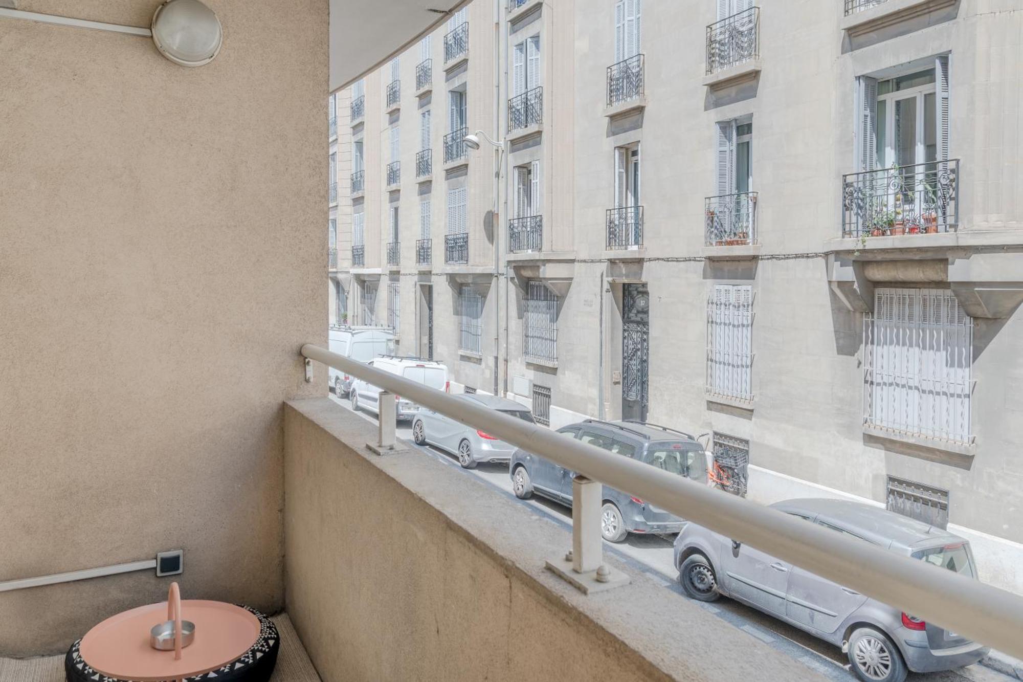 T2 Avec Balcon - Chaves * Marseille
